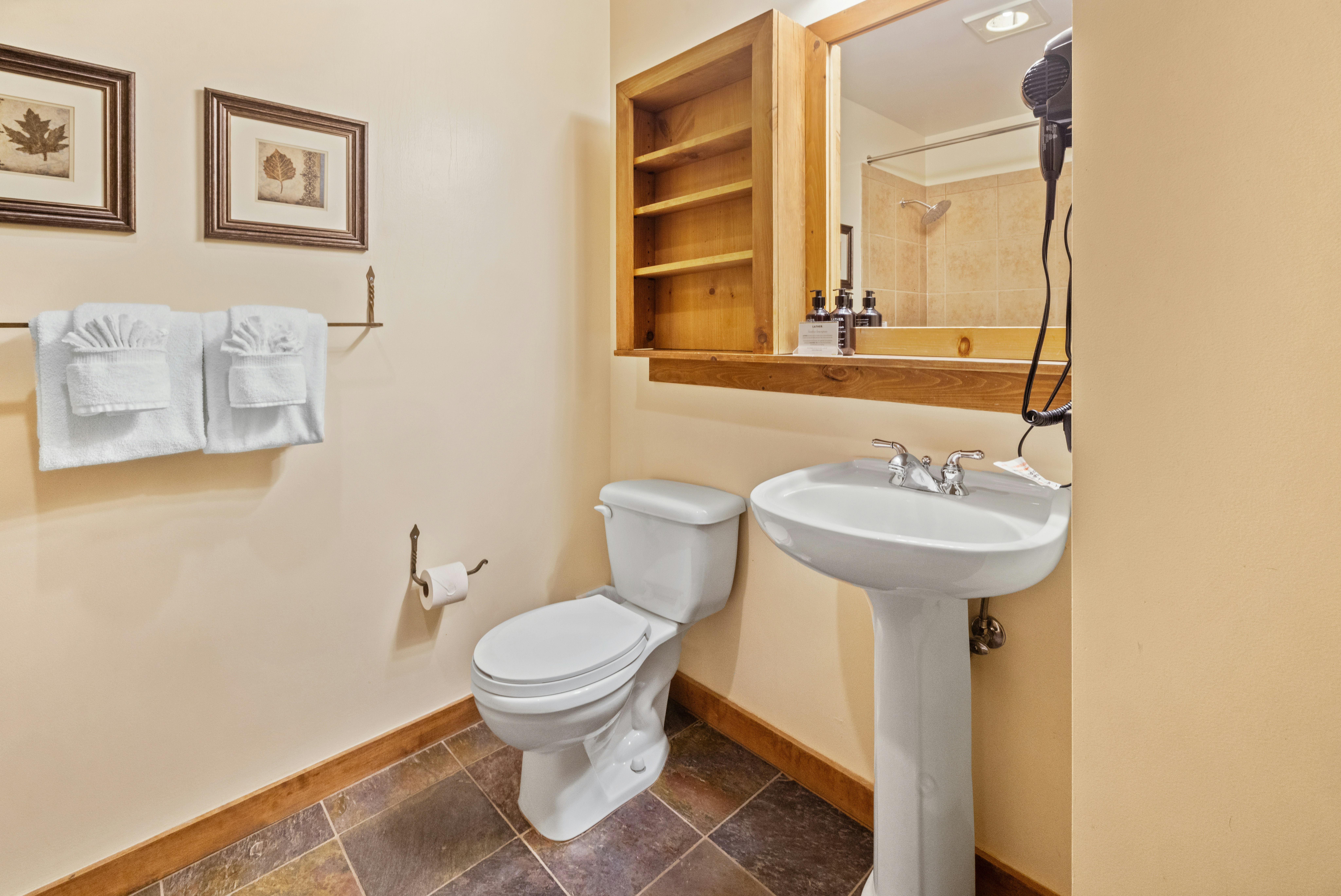 RedHawk Lodge and Townhomes by Keystone Resort 49/50