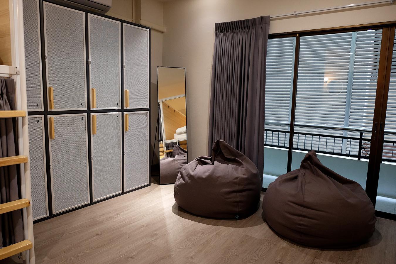 Female Dorm, Female Only, 8 Beds, Shared Bathroom