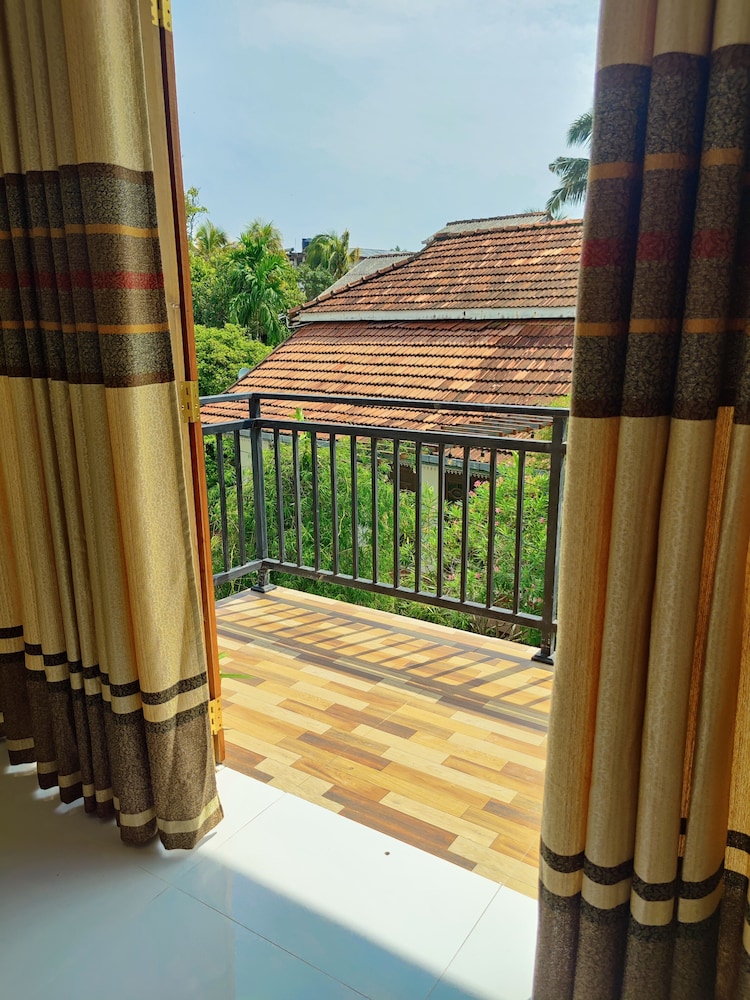 Randi Guest House - Mirissa Beach 26/51