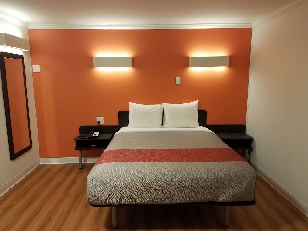 Motel6 Cranbrook, BC 7/47