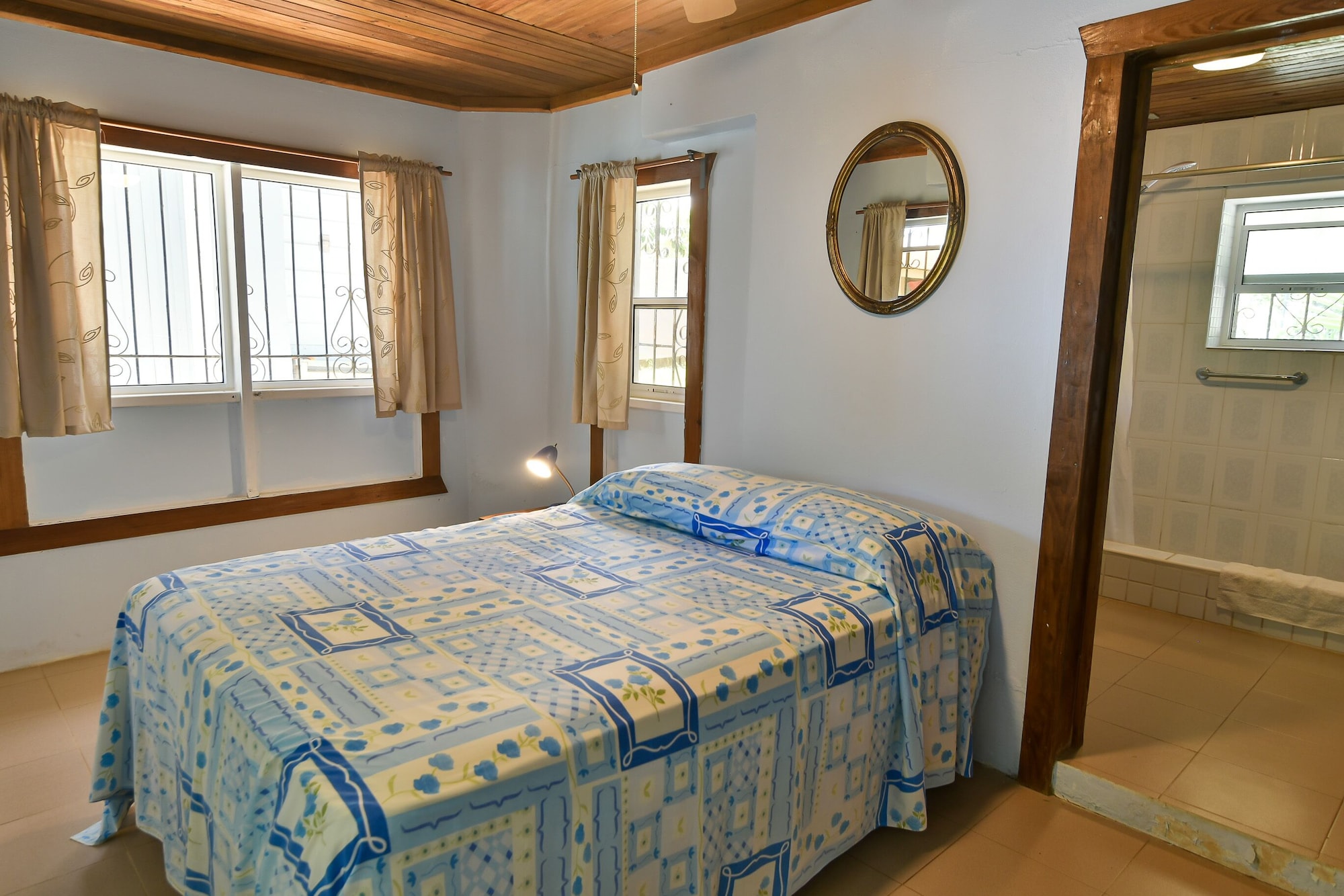 DELUXE, APARTMENT, MULTIPLE BEDS, POOL VIEW, KITCHENETTE