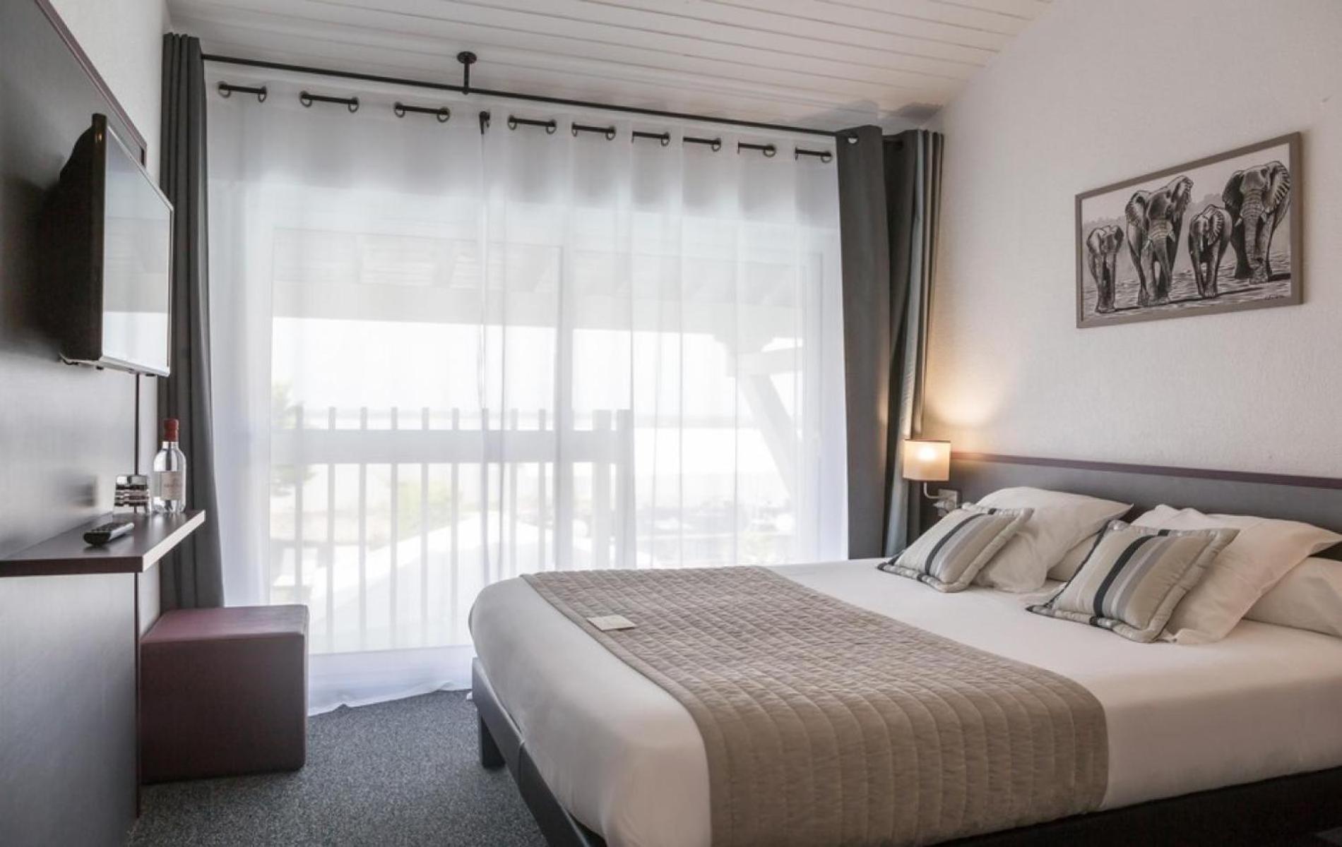 غرفة قياسية بسرير مزدوج بإطلالة، Hotel La Citadelle 5/10