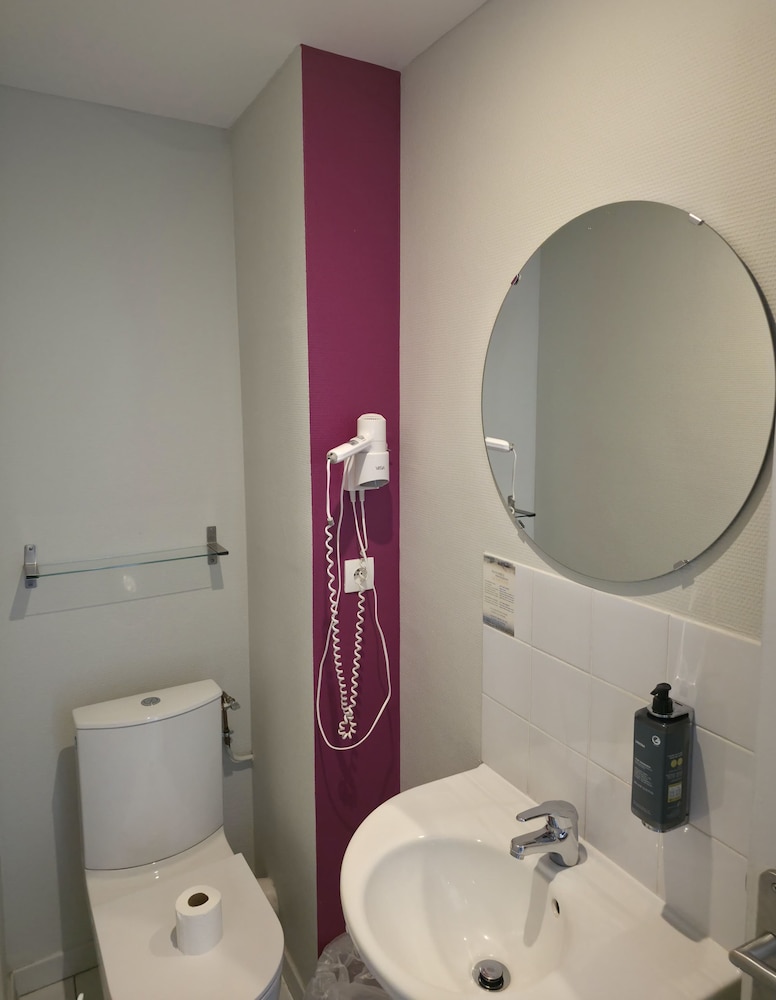 Hotel the Originals Caen Le Savoy 60/62