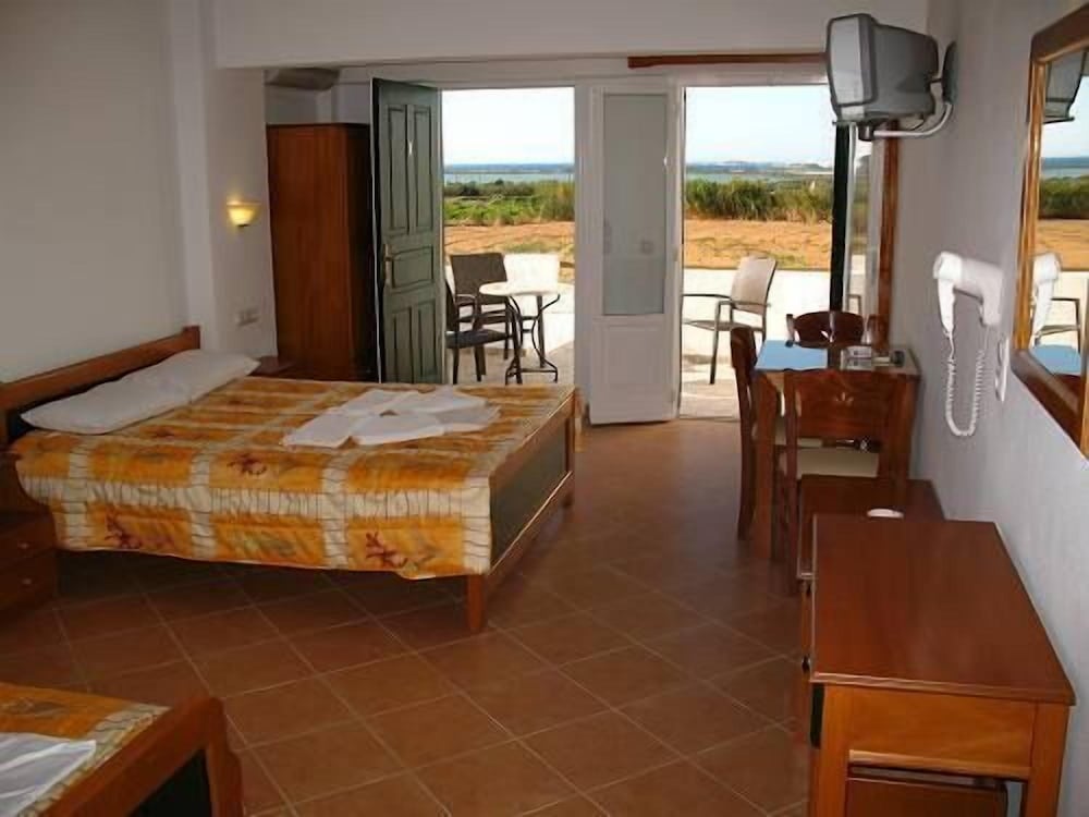 Agnanti Hotel 19/69