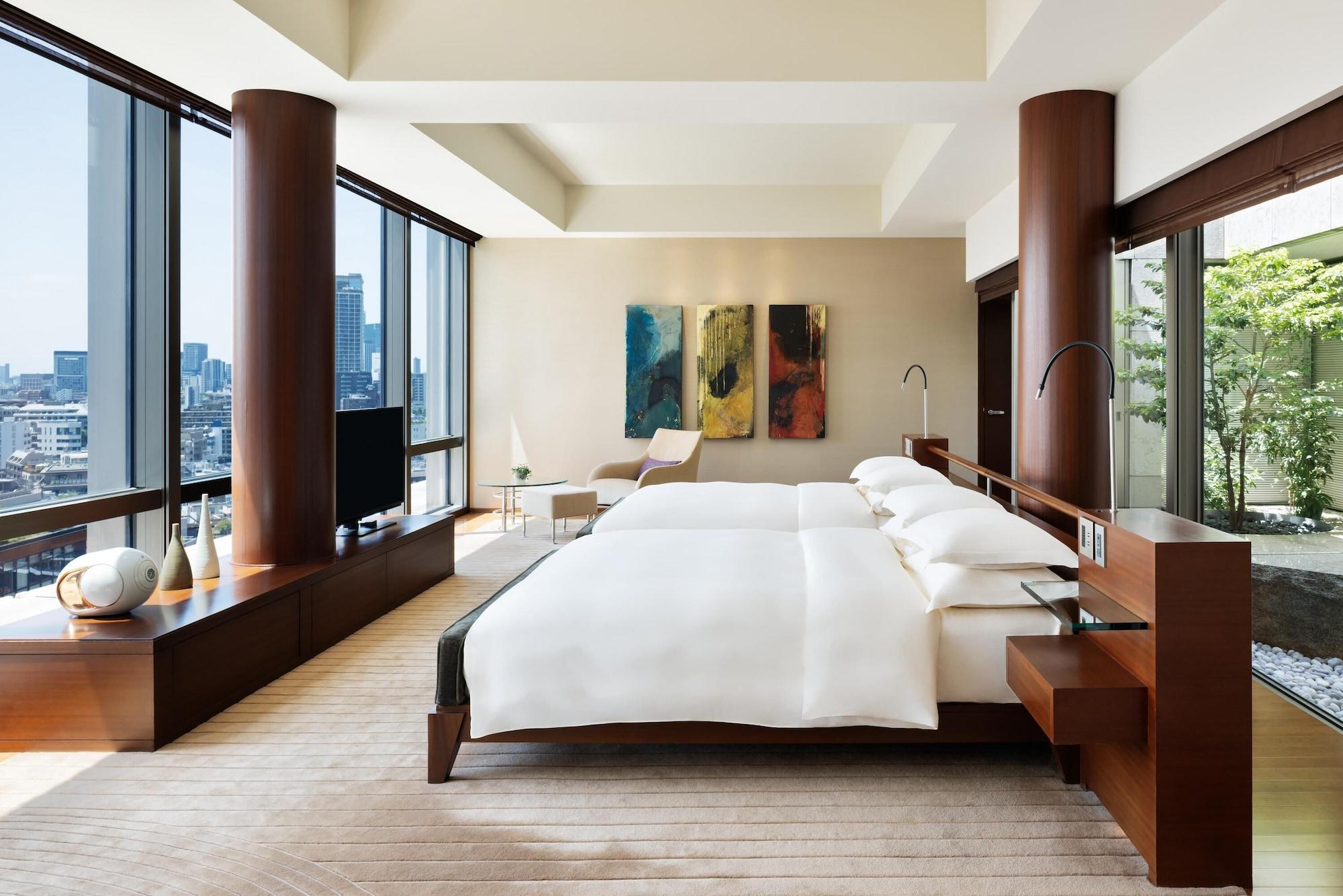 Ambassador, Suite
