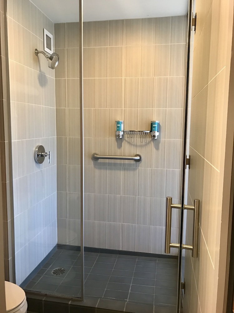 Aloft Plano 13/33