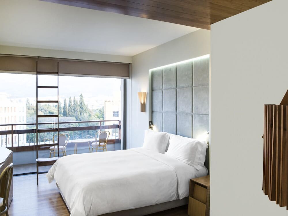 New Hotel 10/61
