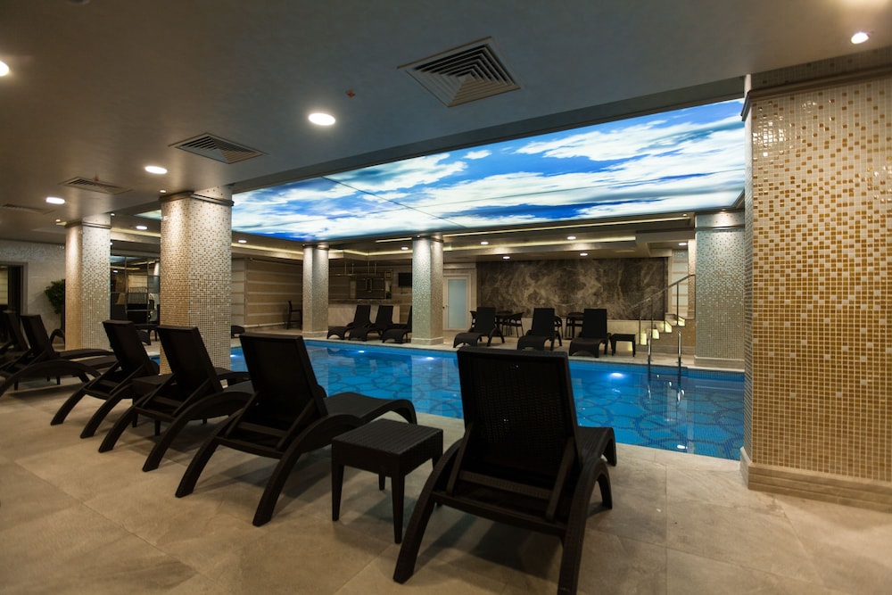 Miss Istanbul Hotel & Spa 46/48