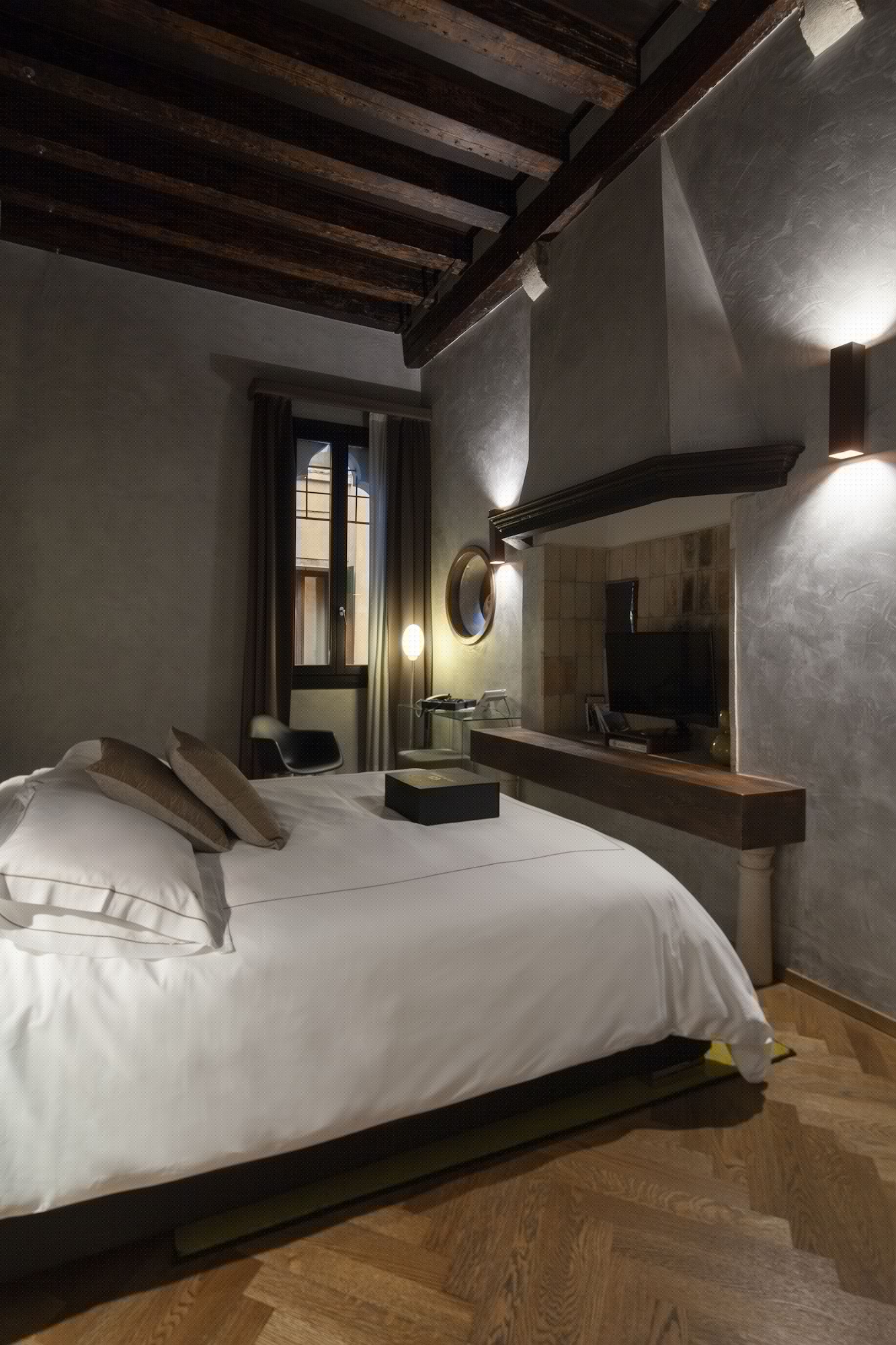 LUXURY, DOUBLE BED, GARDEN VIEW