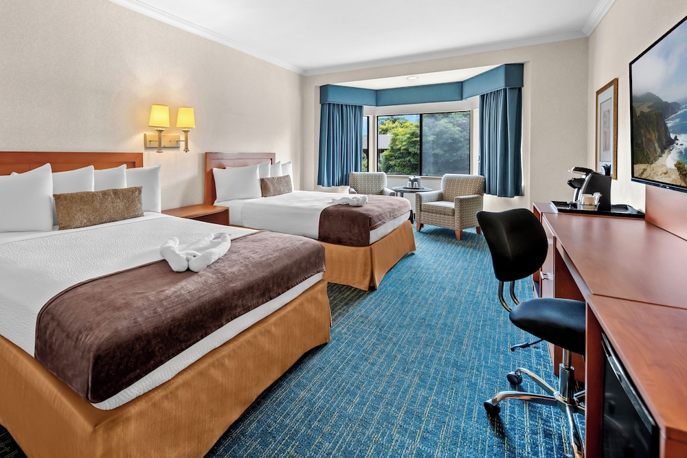 Standard, 2 Queen Beds, Bathtub