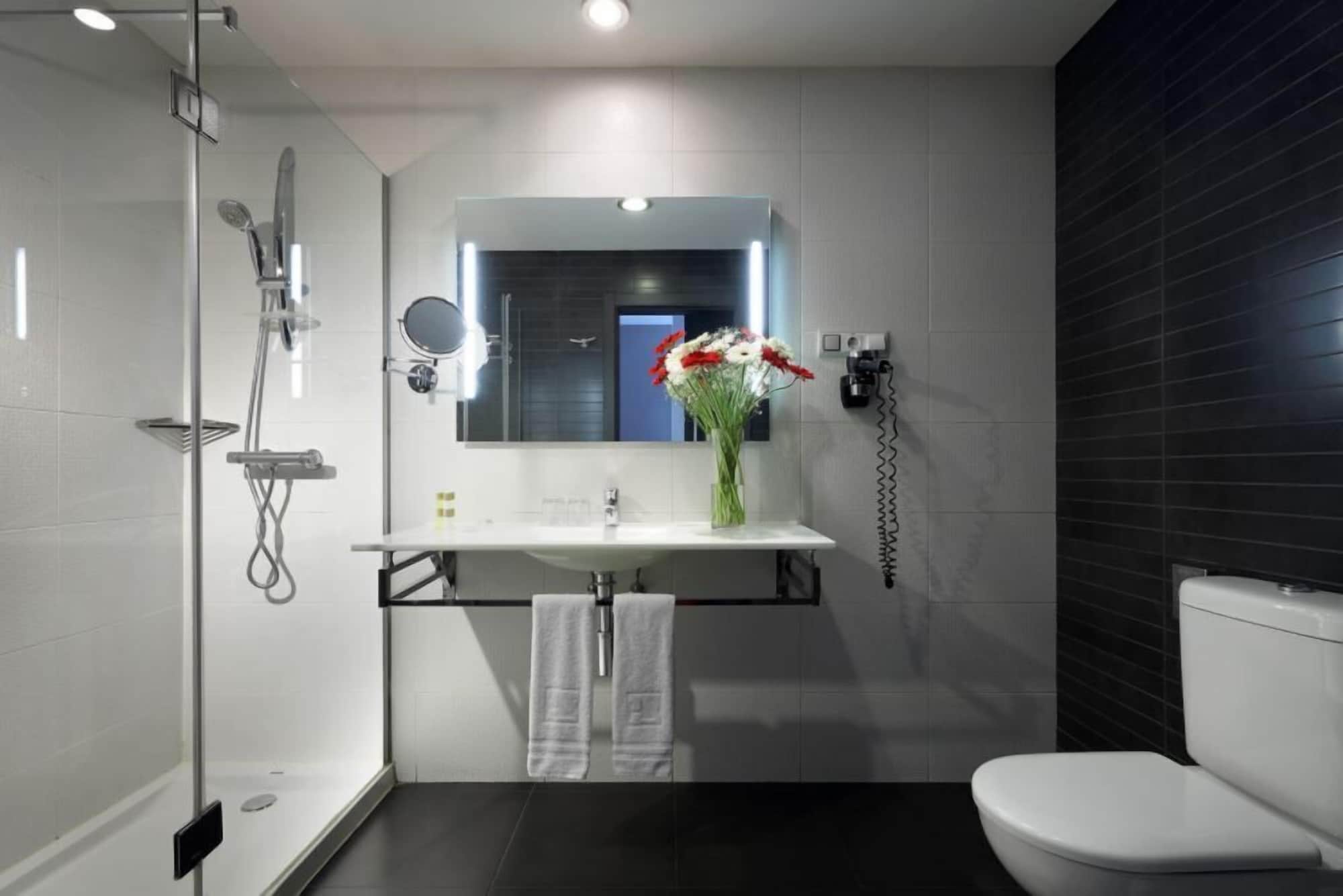 Room, Triple, 3 Beds, Eurostars Arenas de Pinto 8/10