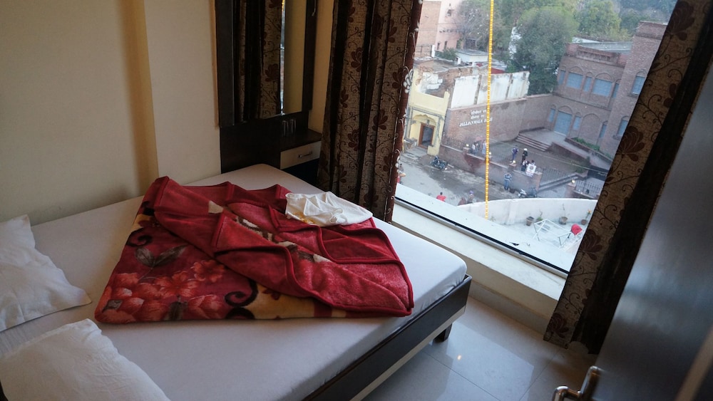 HOTEL ROBIN 17/24