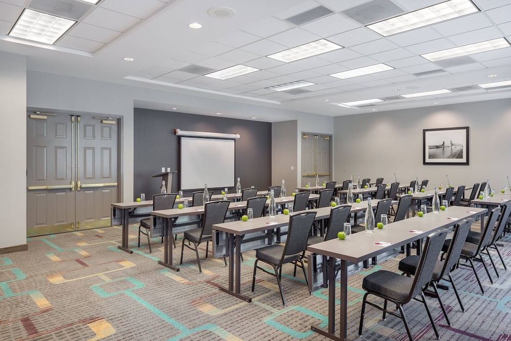 Residence Inn By Marriott Portland Downtown Riverplace 50/53