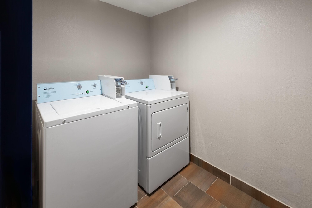 Days Inn By Wyndham El Paso West 6/50