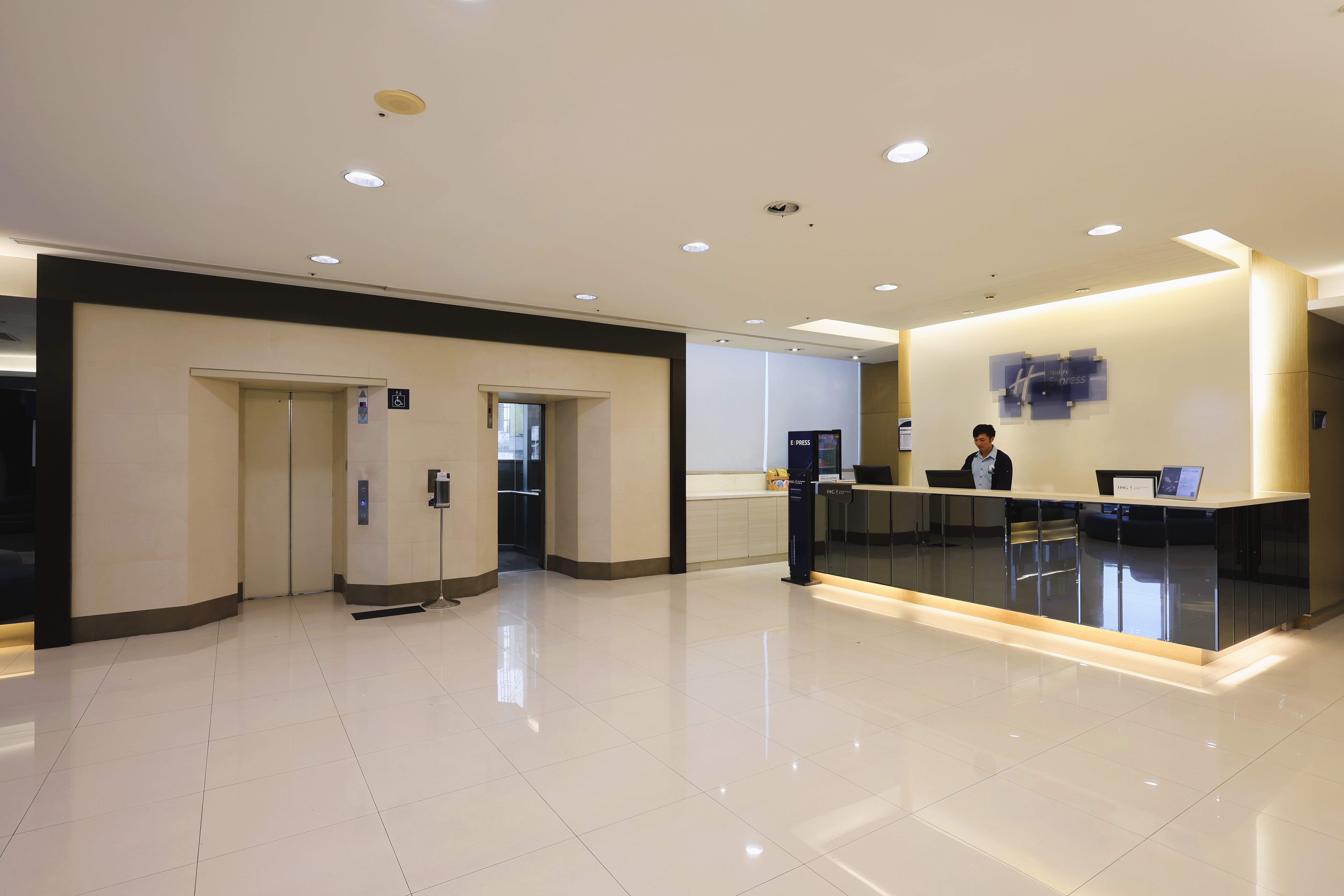 Holiday Inn Express Taichung Park 11/58