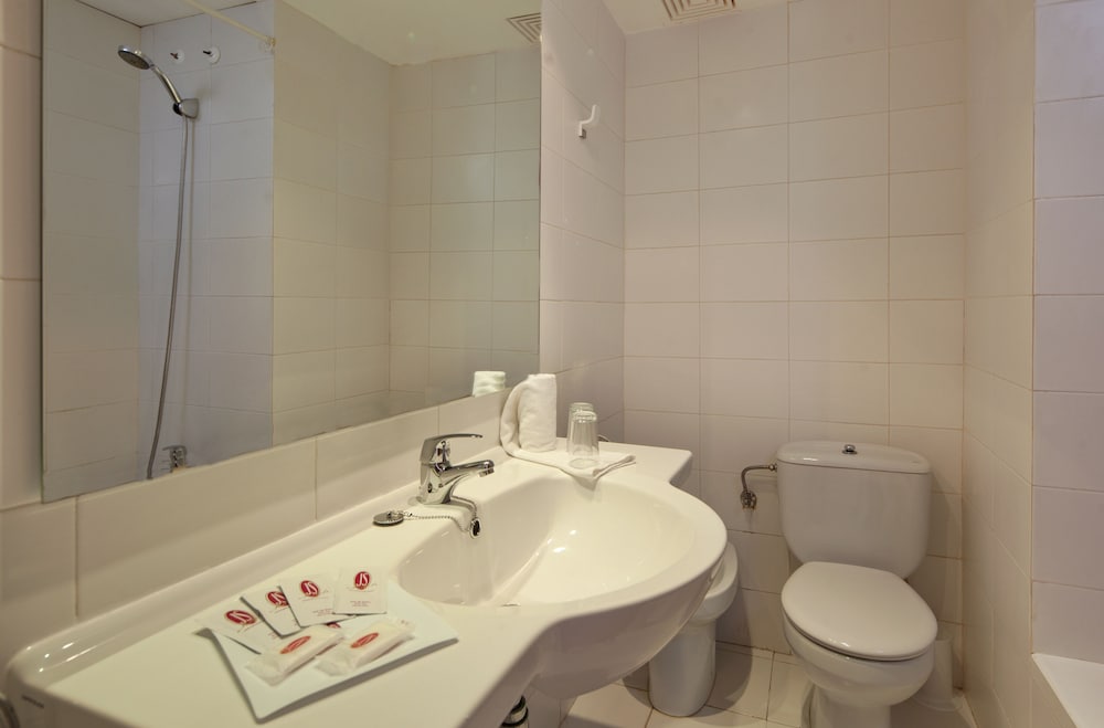 JS Miramar hotel 69/70