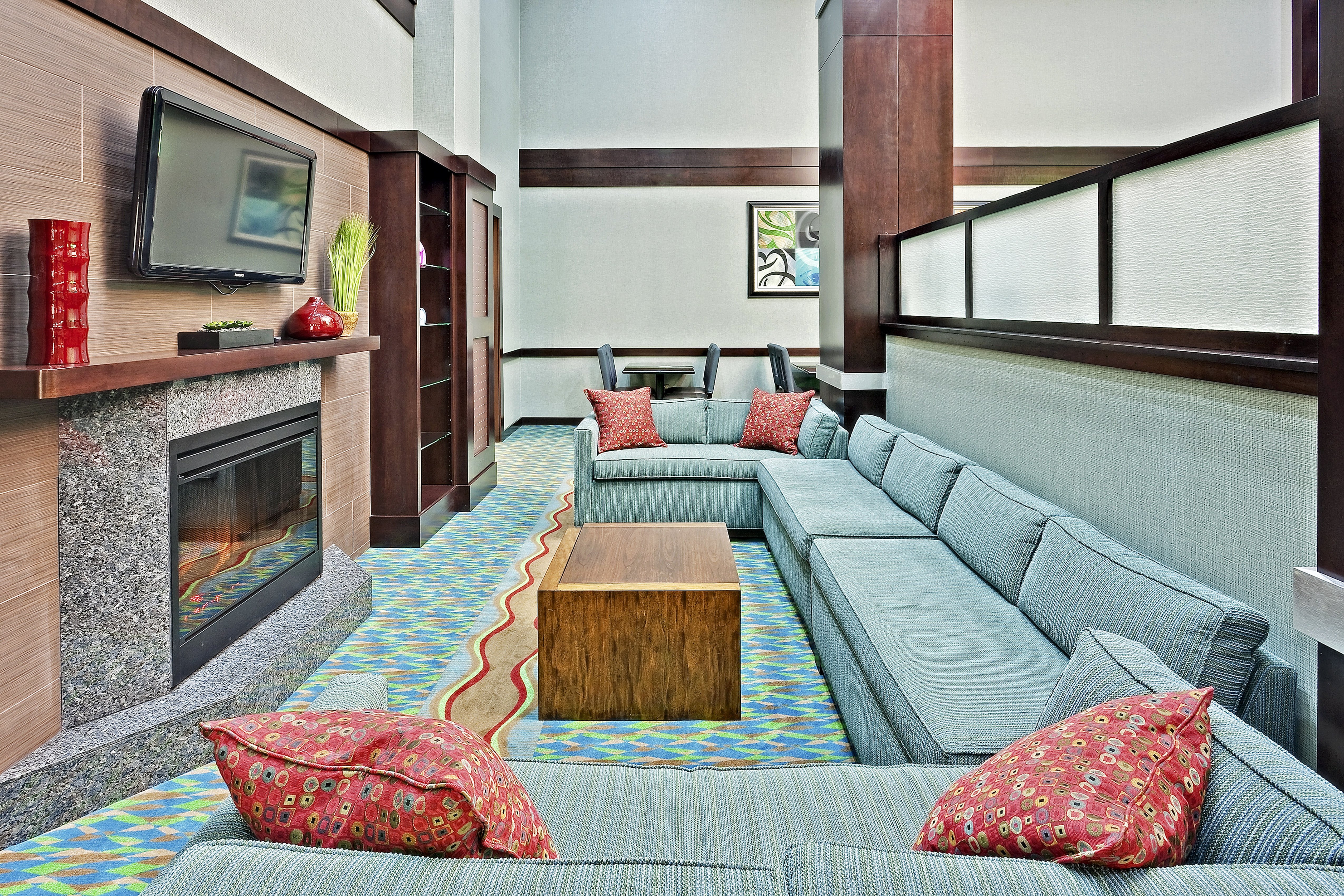 Holiday Inn Express Hotel Suites New Philadelphia 39/66
