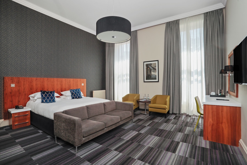 SUPERIOR, DOUBLE OR TWIN BED