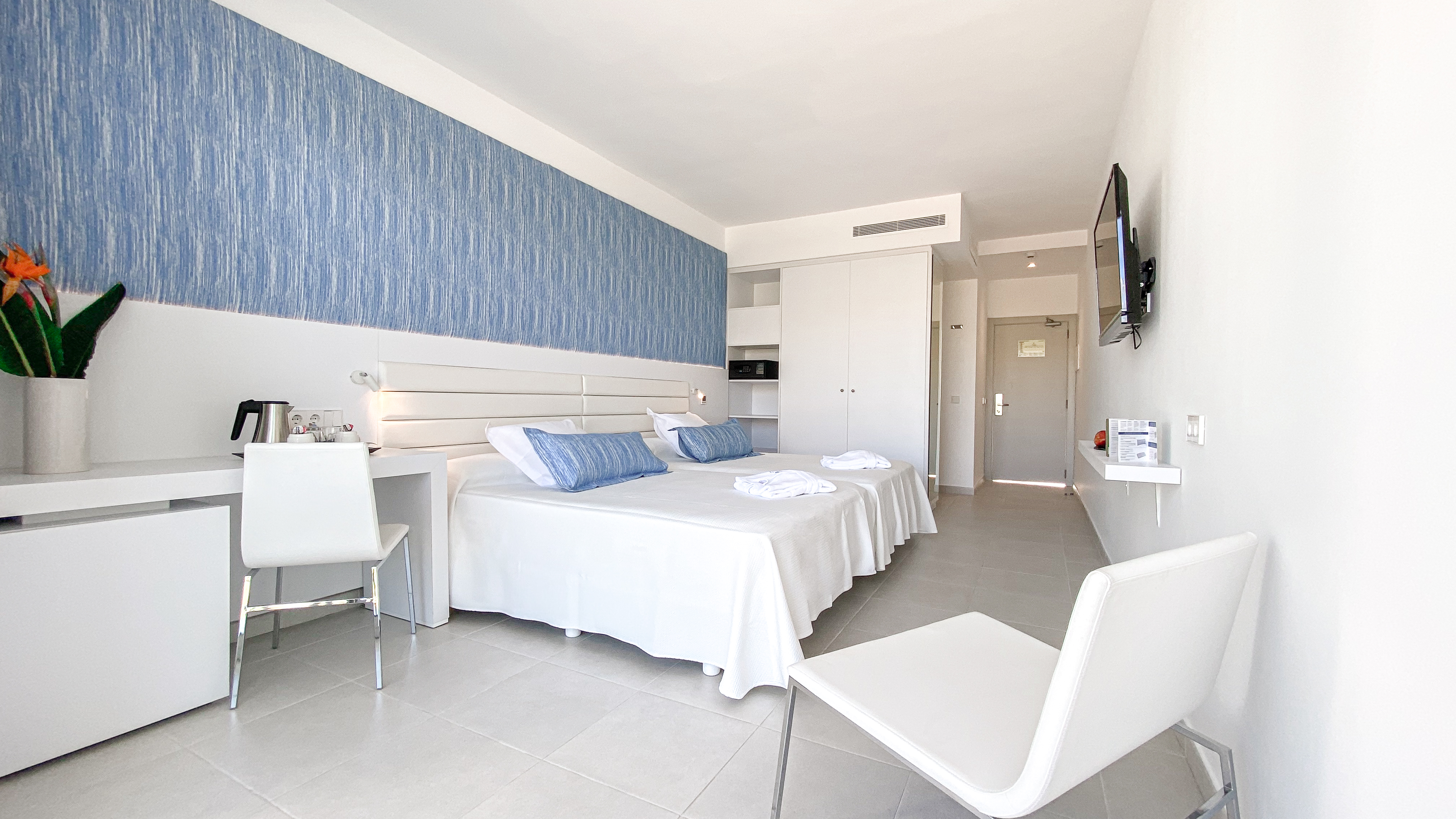 Premium, Double Bed, Lateral Side Sea View, Reverence Life Hotel 3/3