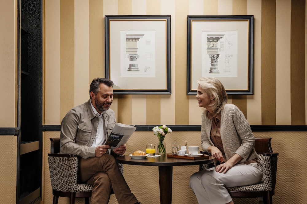 Small Luxury Hotel Ambassador Zurich 36/48