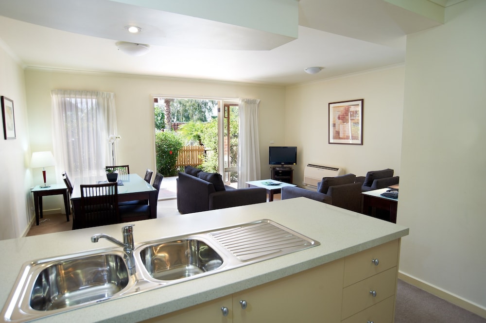 Comfort Apartments Royal Gardens 21/25