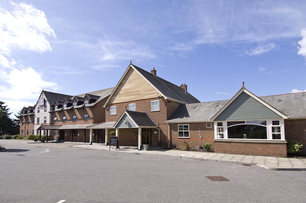 Premier Inn Christchurch West in CHRISTCHURCH - UK