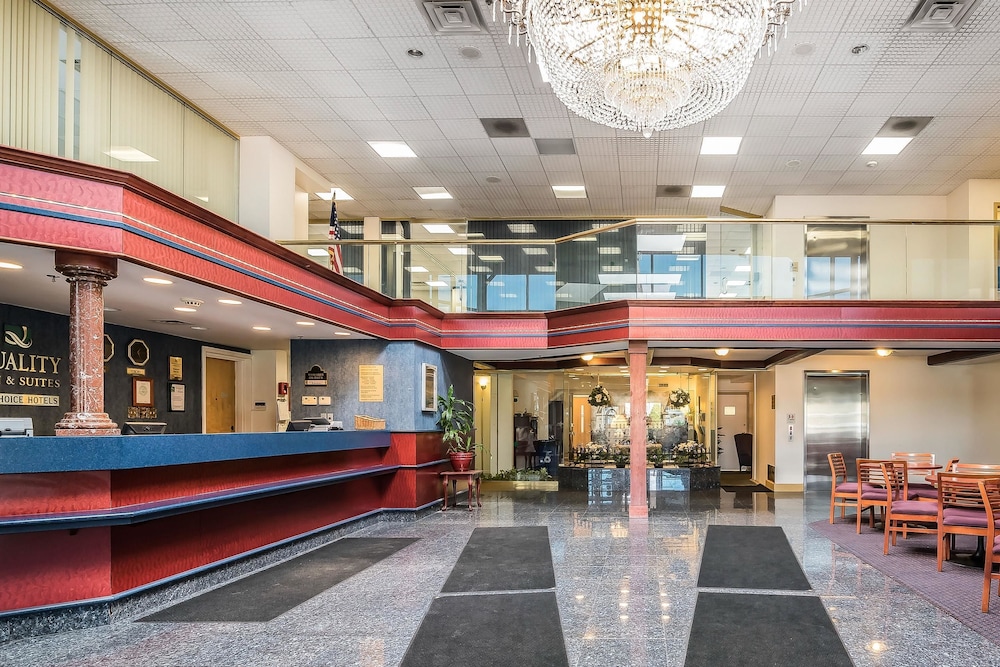 Quality Inn & Suites Albany Airport 8/36