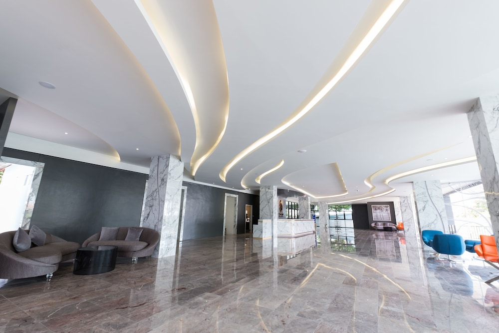 P Plus Hotel 62/71