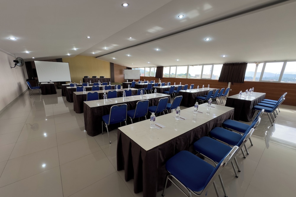 Hotel Bumi Makmur Indah 39/54