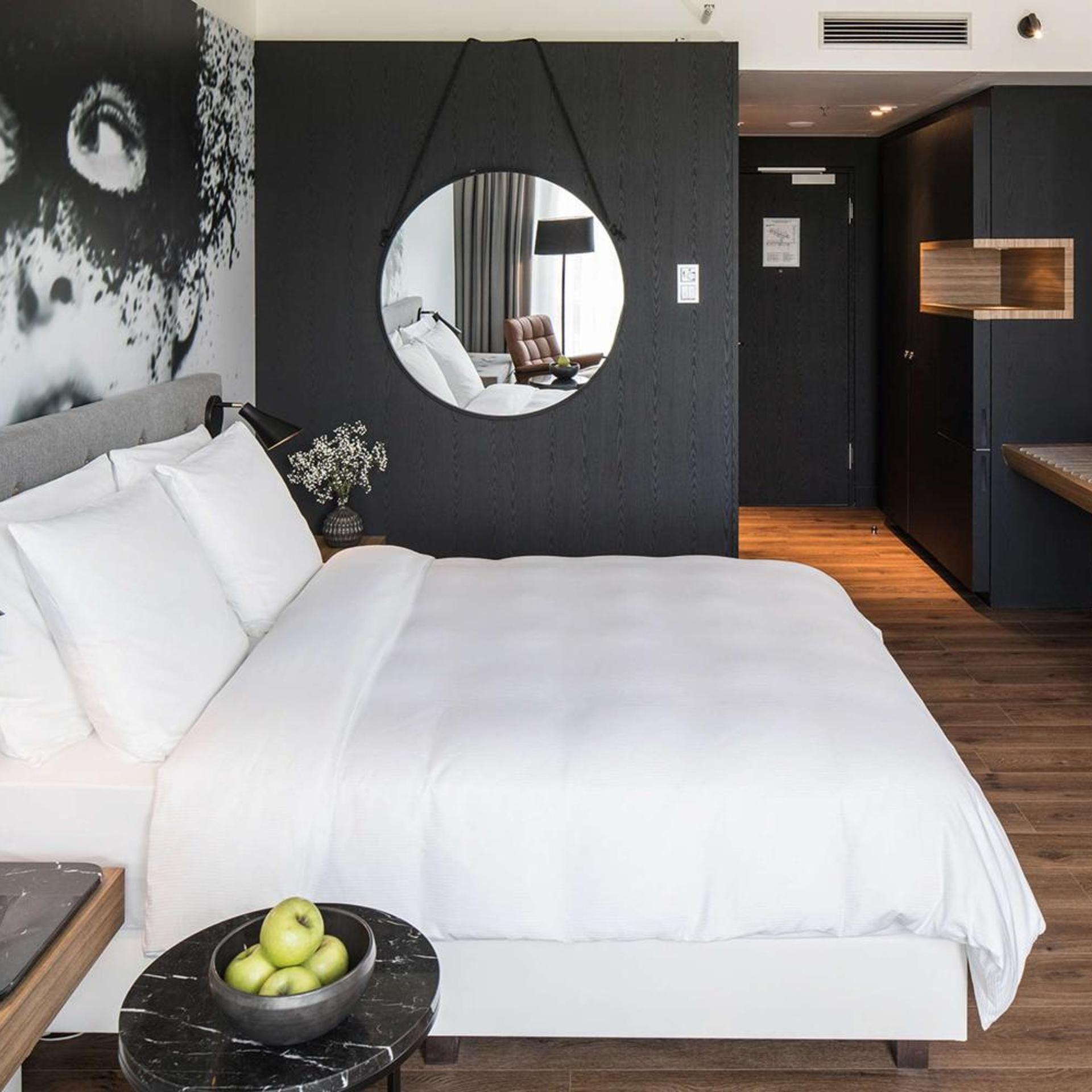Junior Suite, Garden View, Radisson Blu Hotel Cologne 2/10