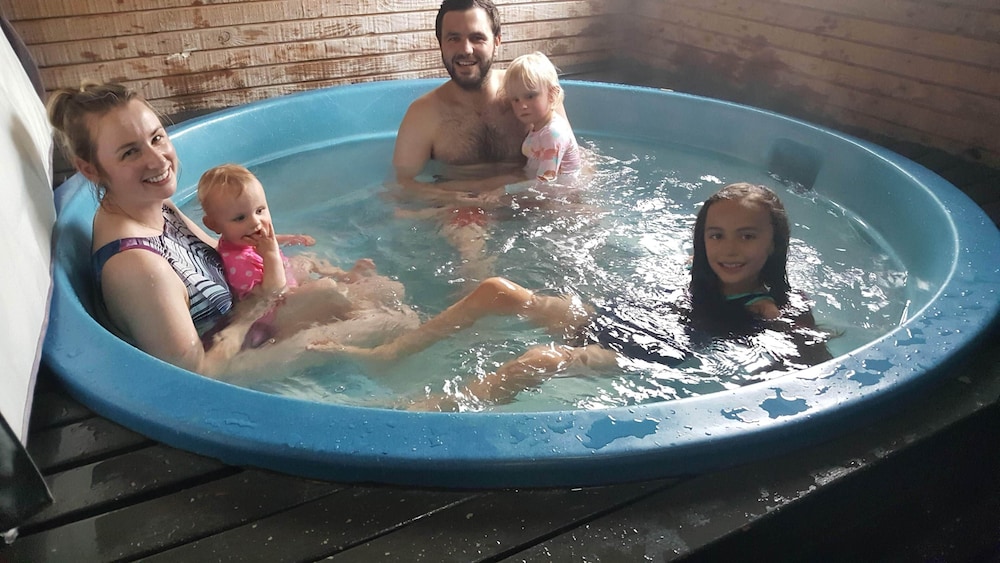 swimming pool spa