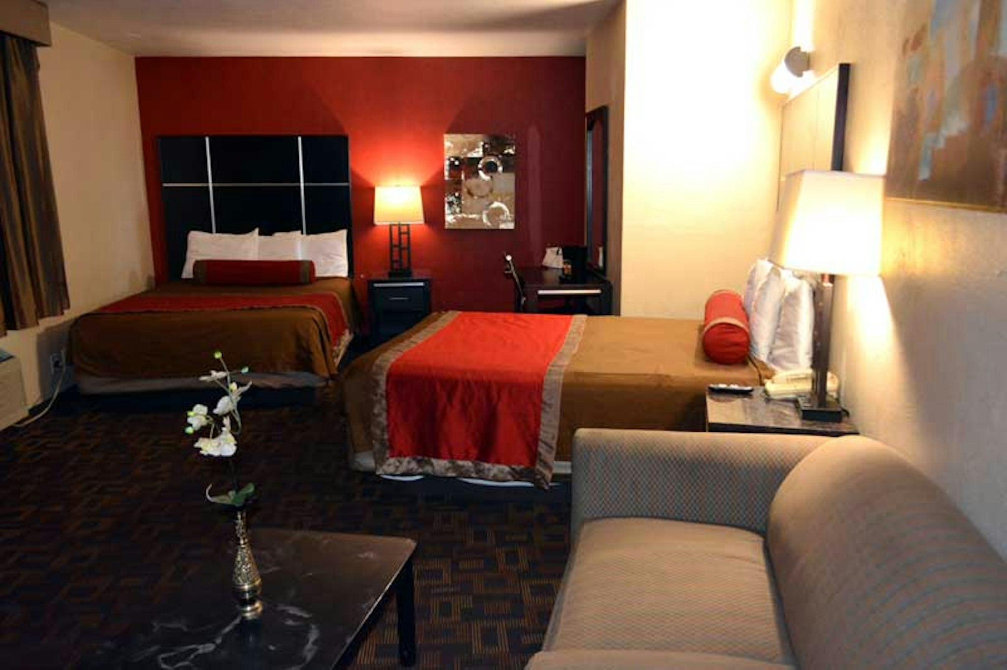 Harbor Inn and Suites Oceanside 4/6