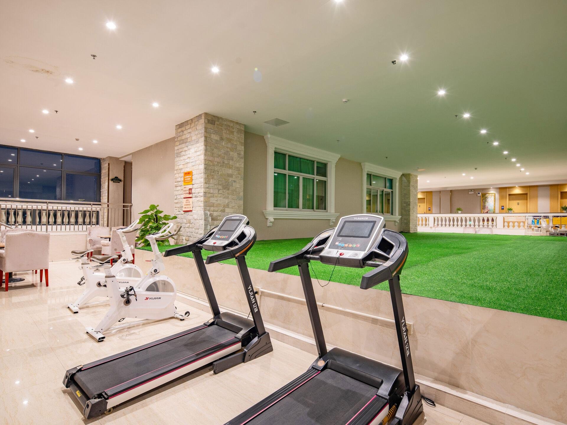 Vienna International Hotel (Shenzhen Pinghu Metro Station) 23/34