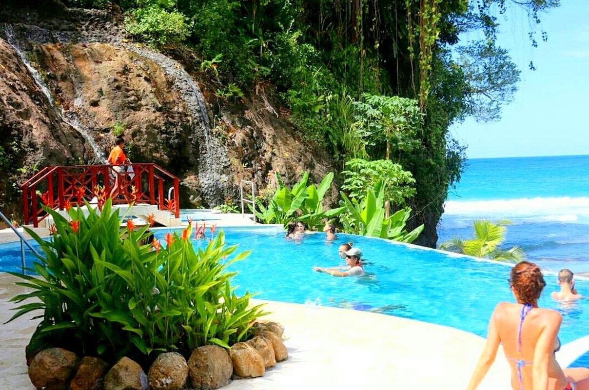 Red Frog Beach Island Resort And Spa 43/45