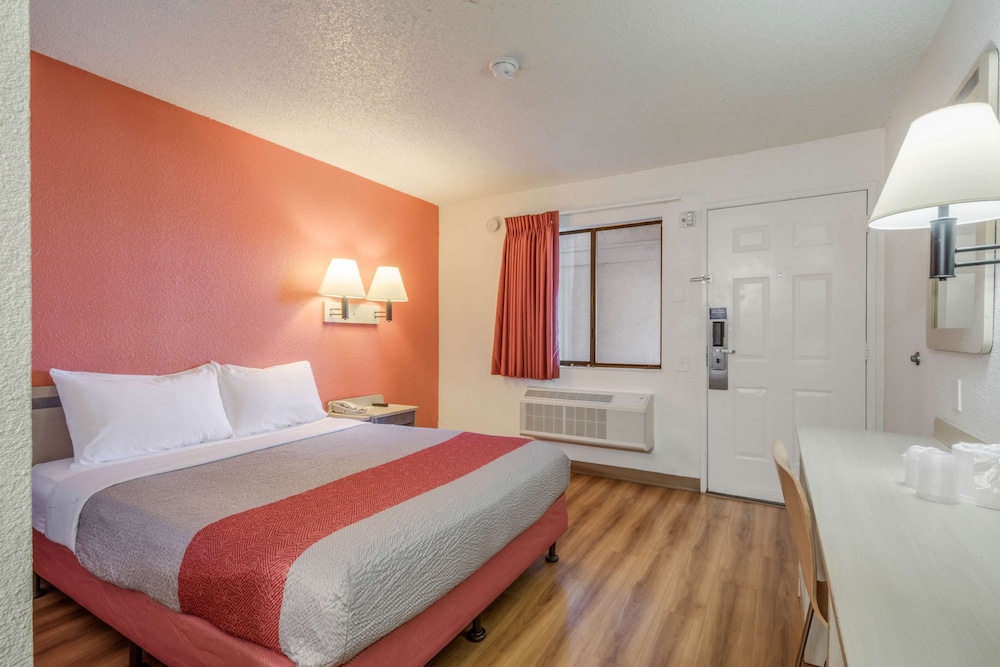 Motel6 Fairfield, CA - North 21/69