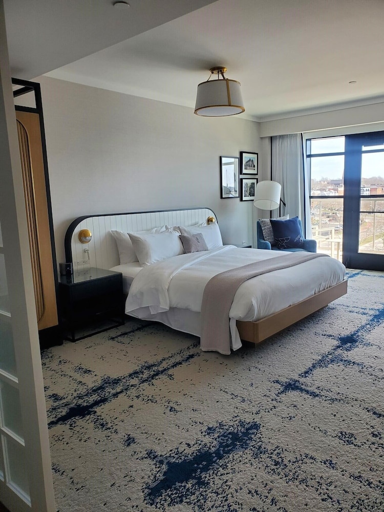 The Brenton Hotel 11/40