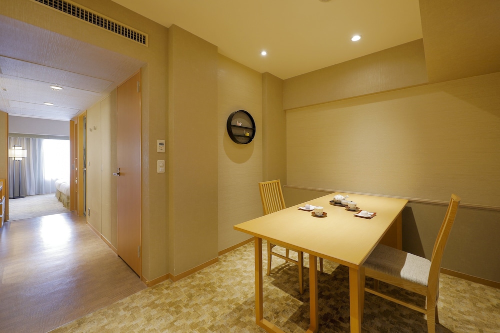 Kyoto Brighton Hotel 58/74