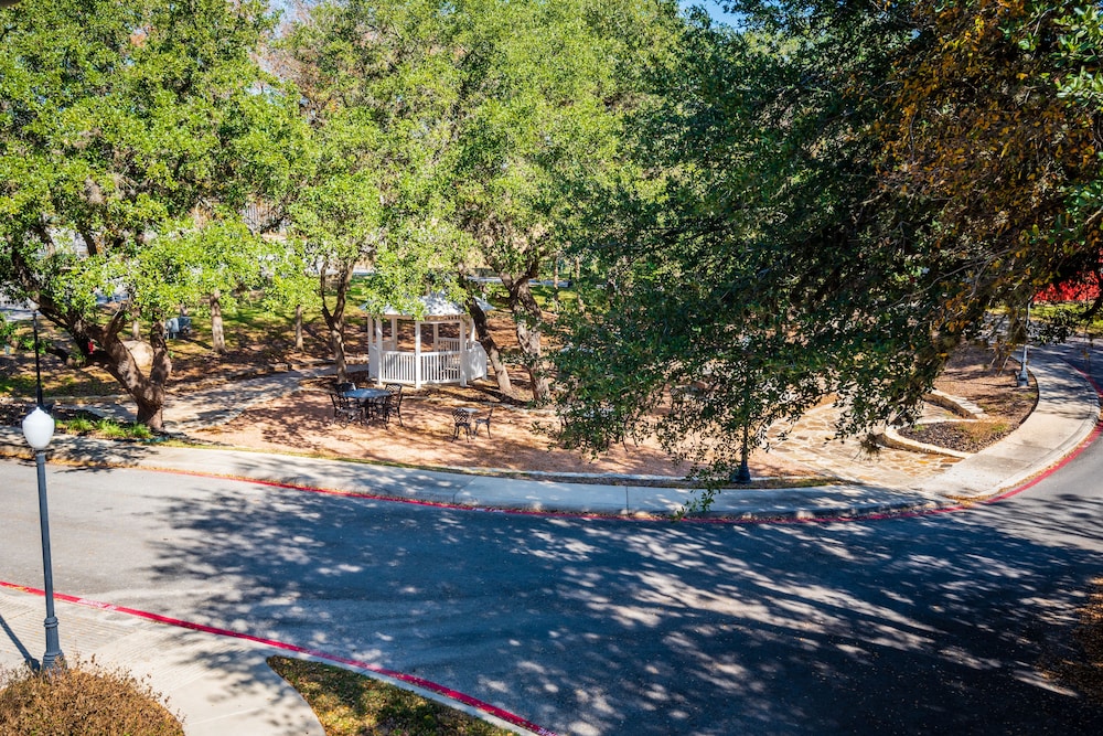Gruene River Hotel & Retreat 42/50