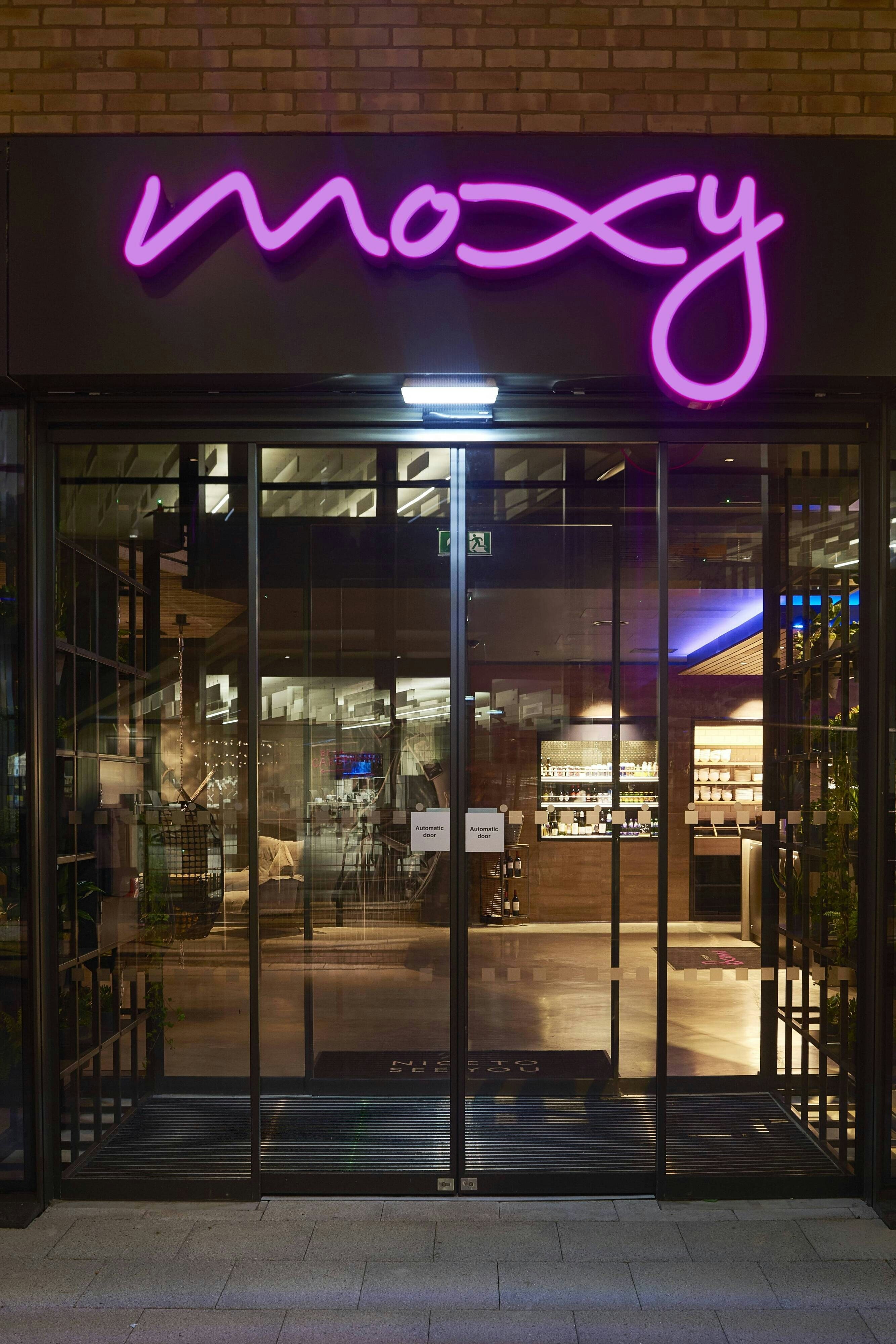 Moxy York 2/50
