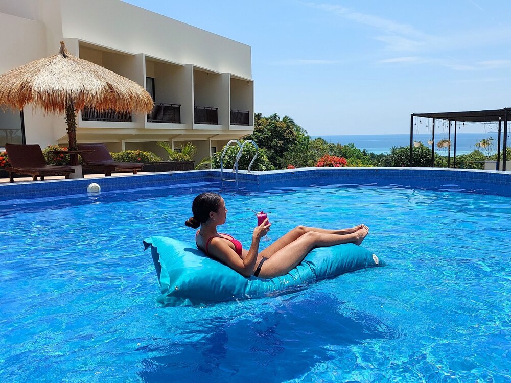 The Happinezz Hills Hotel Karimunjawa 26/36