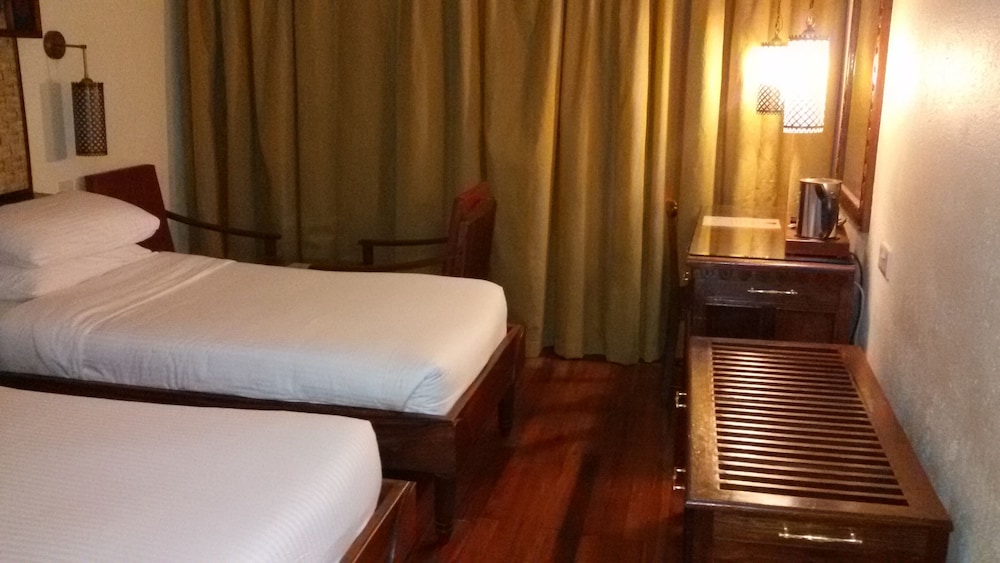 Lobo Wildlife Lodge 6/21