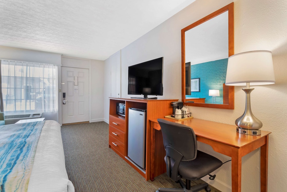 Best Western Hendersonville Inn 29/45