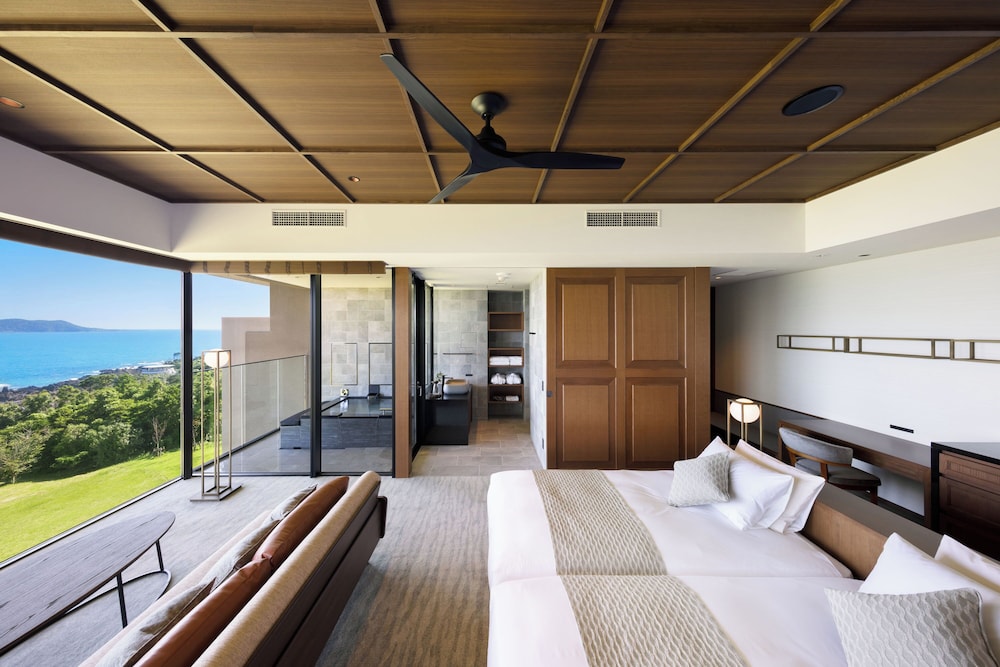 Superior, Twin Beds, Ocean View, Sofa, Balcony