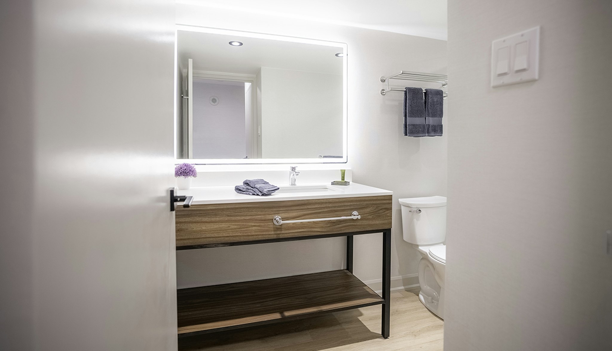 Les Suites Hotel Ottawa 50/50