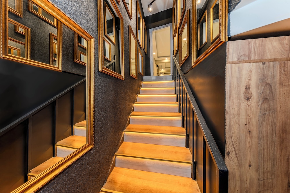 Roys Hotel & Suites 23/50