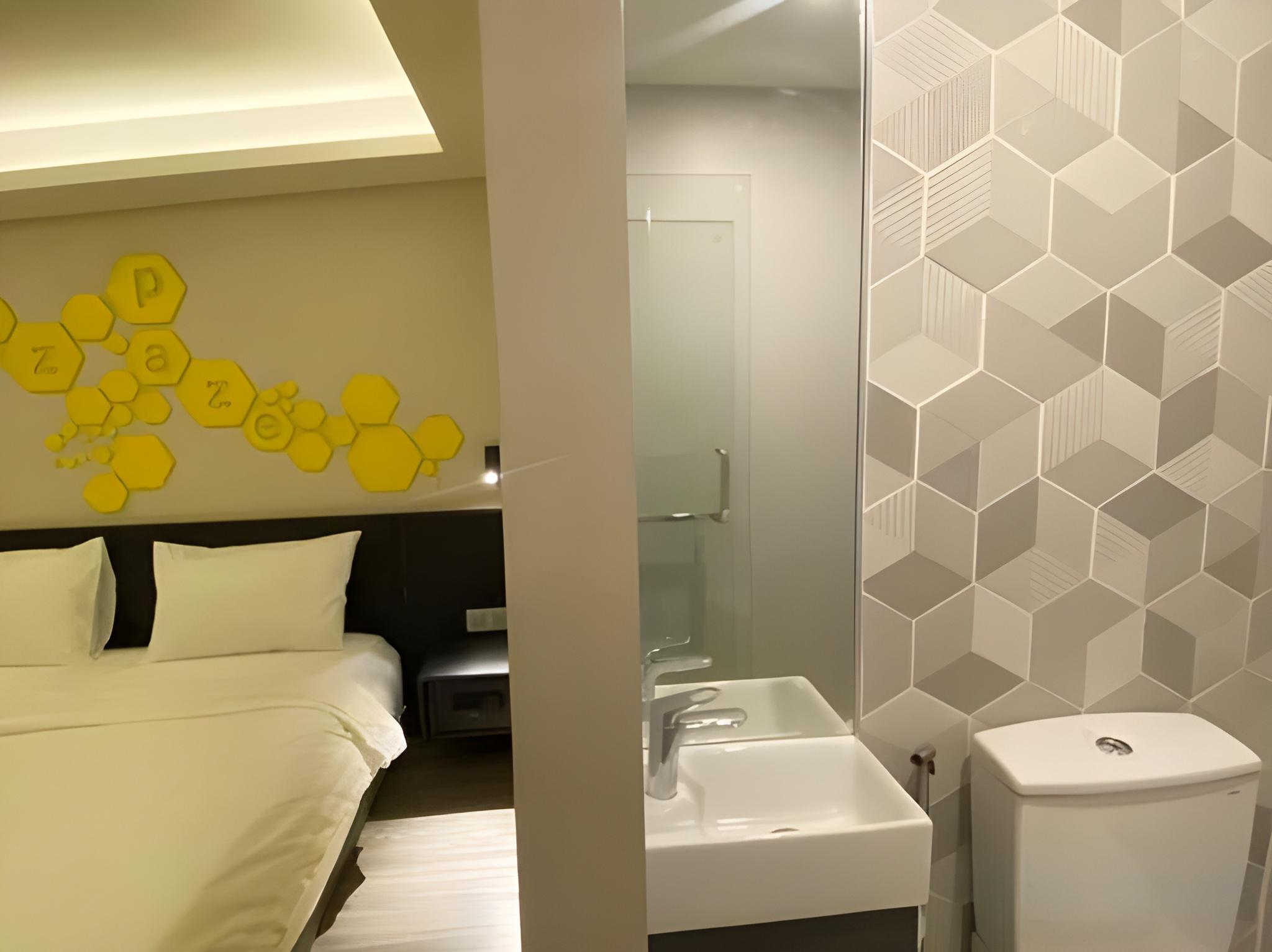 Standard, Hotel Z zpaze 2/5