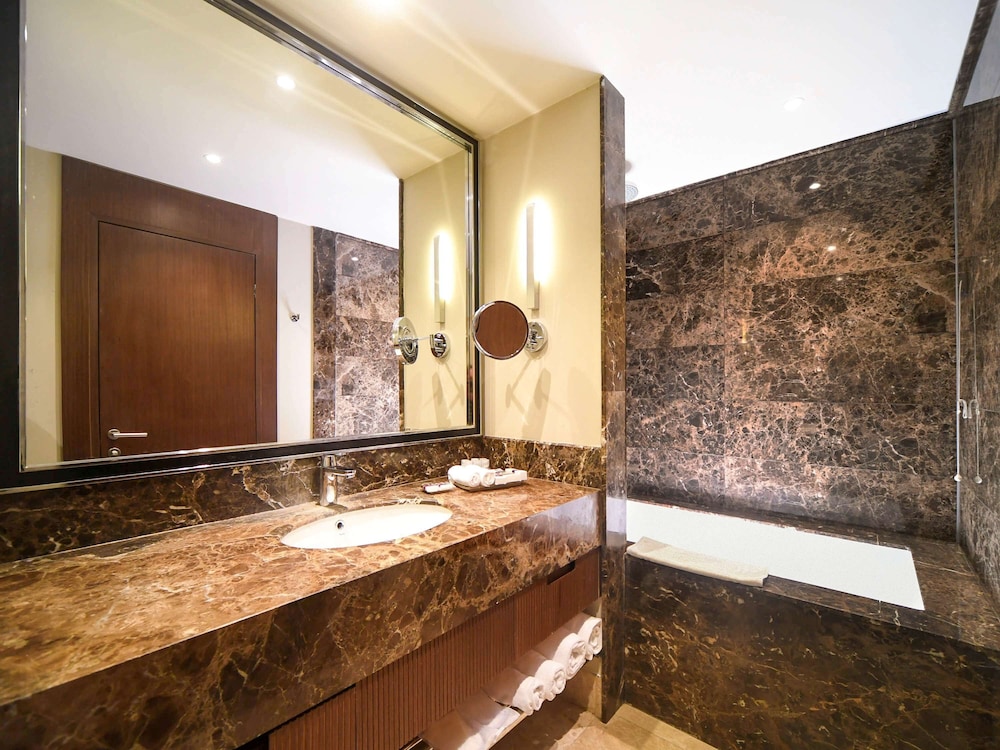 Mercure Istanbul West Hotel and Convention Center 20/33
