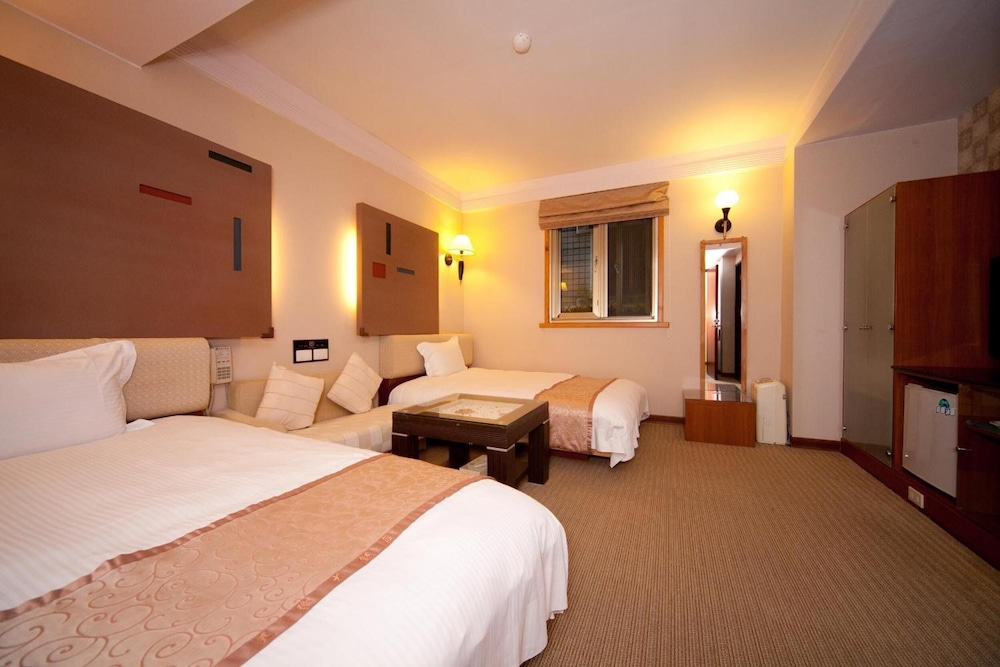 TIAN LONG HOTEL 22/69