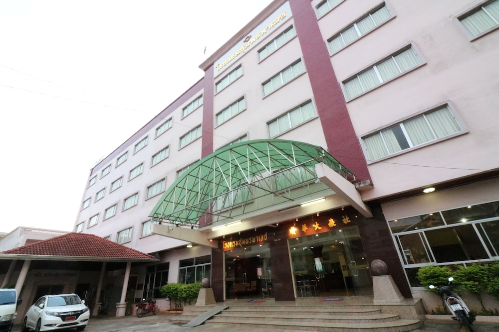Chumphon Palace Hotel 5/47