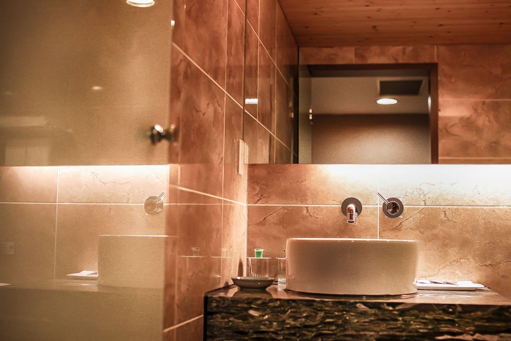 Cai She Hotel 46/48